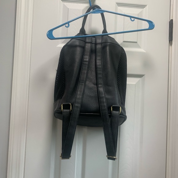 Backpack - Picture 4 of 6